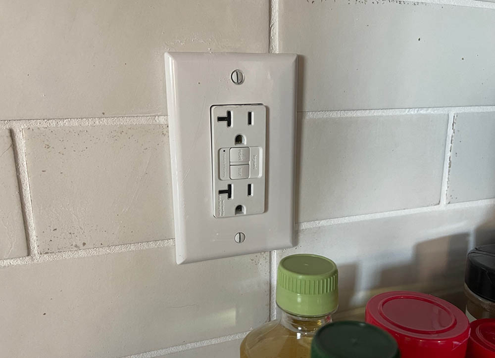 Understanding the Difference Between a Circuit Breaker and a GFCI